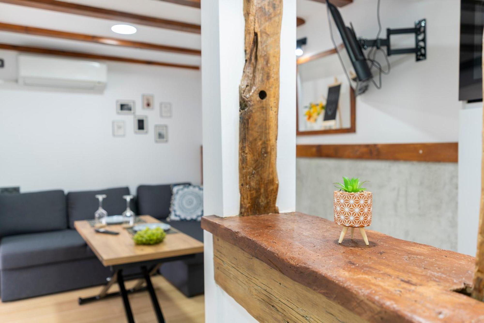 Bobevata Guest House - Floor 1 - Stunning View Old Town Veliko Tŭrnovo Exterior photo